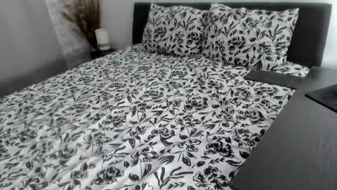 Dyanne online show from October 20, 2025, 5:13 pm