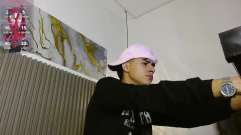 dyla_n18_ online show from September 25, 2025, 10:57 pm