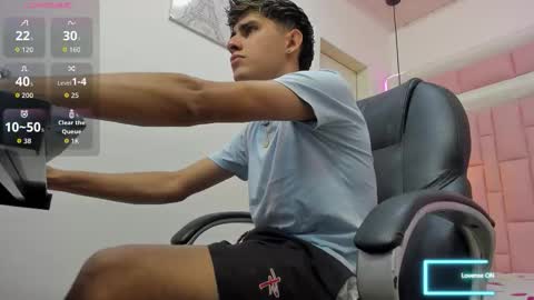 dyla_n18_ online show from October 12, 2025, 11:48 pm