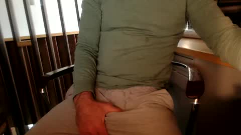 Snapshot of dylan1300 chatting on December 11, 2024, 3:47 pm dylan1300 online show from December 11, 2024, 3:47 pm