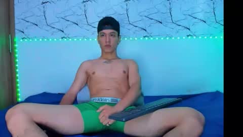 dylan_navas online show from April 27, 2026, 11:19 am