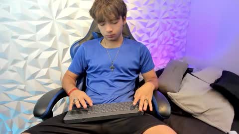 Snapshot of dylan_walton chatting on October 10, 2025, 2:05 pm Dylan online show from October 10, 2025, 2:05 pm