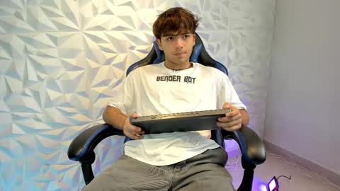 Snapshot of dylan_walton chatting on December 5, 2025, 4:58 pm Dylan online show from December 5, 2025, 4:58 pm