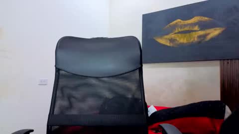 Snapshot of dylanguss chatting on September 16, 2025, 11:33 am dylanguss online show from September 16, 2025, 11:33 am