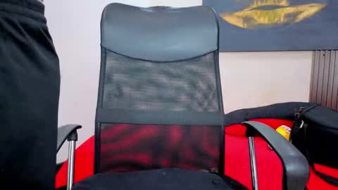 Snapshot of dylanguss chatting on September 17, 2025, 11:34 am dylanguss online show from September 17, 2025, 11:34 am