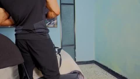 Snapshot of dylanguss chatting on November 21, 2025, 11:53 am dylanguss online show from November 21, 2025, 11:53 am