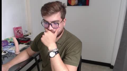 Snapshot of dylanhot10 chatting on December 17, 2024, 8:21 pm dylanhot10 online show from December 17, 2024, 8:21 pm