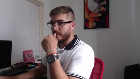 Snapshot of dylanhot10 chatting on February 10, 2025, 7:49 pm dylanhot10 online show from February 10, 2025, 7:49 pm