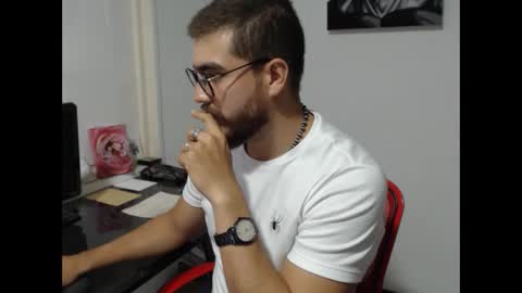 Snapshot of dylanhot10 chatting on October 9, 2025, 11:25 pm dylanhot10 online show from October 9, 2025, 11:25 pm