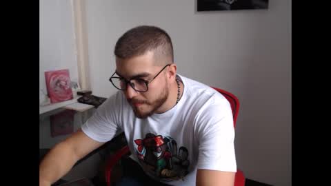 Snapshot of dylanhot10 chatting on October 11, 2025, 9:02 pm dylanhot10 online show from October 11, 2025, 9:02 pm