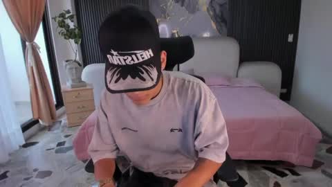 dylanroyce_ online show from April 27, 2026, 12:47 pm