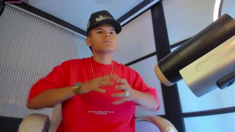 dylanroyce_ online show from May 2, 2026, 1:16 pm