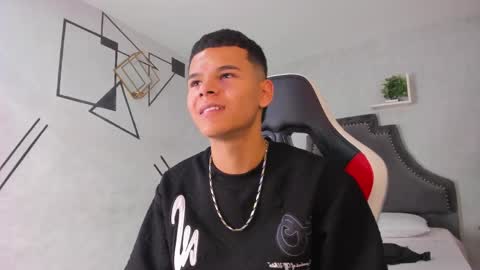 Snapshot of dylanroyce_ chatting on June 3, 2026, 2:19 pm dylanroyce_ online show from June 3, 2026, 2:19 pm