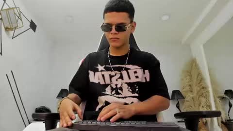 Snapshot of dylanroyce_ chatting on June 10, 2026, 1:21 pm dylanroyce_ online show from June 10, 2026, 1:21 pm