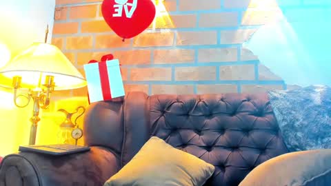 D Y L A N online show from February 7, 2025, 1:25 am