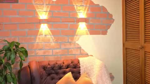 D Y L A N online show from October 3, 2025, 12:07 am