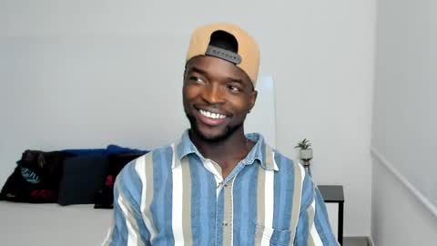 Snapshot of dylantaylor_1 chatting on February 15, 2025, 4:14 am Dylan Taylor online show from February 15, 2025, 4:14 am