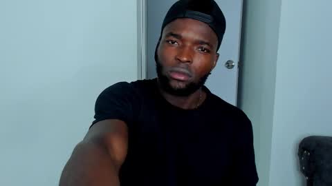 Snapshot of dylantaylor_1 chatting on September 20, 2025, 2:12 am Dylan Taylor online show from September 20, 2025, 2:12 am