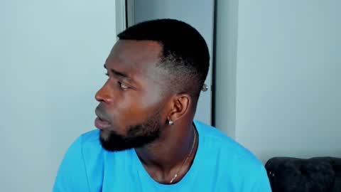 Snapshot of dylantaylor_1 chatting on September 29, 2025, 3:33 am Dylan Taylor online show from September 29, 2025, 3:33 am