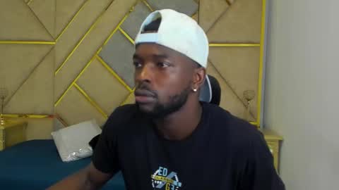 Snapshot of dylantaylor_1 chatting on October 21, 2025, 4:24 am Dylan Taylor online show from October 21, 2025, 4:24 am