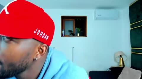 Snapshot of dylantaylor_1 chatting on June 19, 2026, 12:09 pm Dylan Taylor online show from June 19, 2026, 12:09 pm