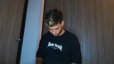 Snapshot of dylanxfun chatting on December 23, 2025, 6:11 am dylanxfun online show from December 23, 2025, 6:11 am