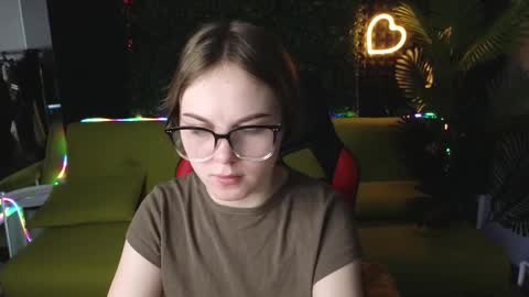 Snapshot of dyna_bae chatting on March 4, 2025, 1:23 am Dyna online show from March 4, 2025, 1:23 am