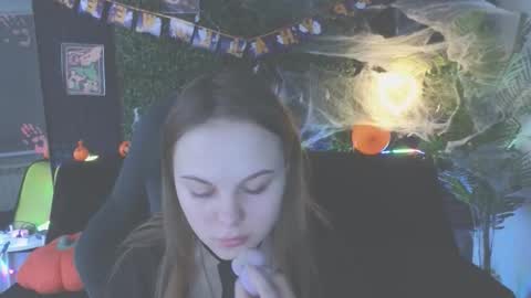 Snapshot of dyna_bae chatting on October 20, 2025, 2:01 am Dyna online show from October 20, 2025, 2:01 am