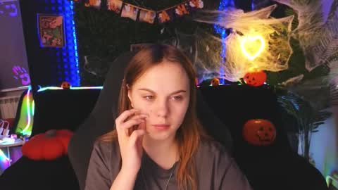 Snapshot of dyna_bae chatting on October 30, 2025, 2:13 am Dyna online show from October 30, 2025, 2:13 am