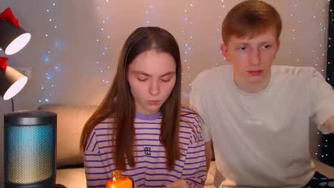 Snapshot of dyrinda chatting on December 22, 2024, 7:52 pm Julia and Dima online show from December 22, 2024, 7:52 pm