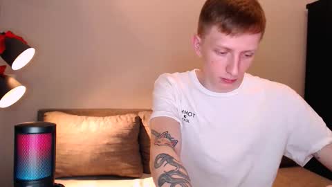 Snapshot of dyrinda chatting on November 4, 2025, 9:03 pm Julia and Dima online show from November 4, 2025, 9:03 pm