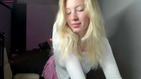 Snapshot of e___lisa chatting on December 31, 2024, 3:12 am fansly - yourbestbaby online show from December 31, 2024, 3:12 am