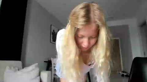 Snapshot of e___lisa chatting on February 14, 2025, 3:11 am fansly - yourbestbaby online show from February 14, 2025, 3:11 am