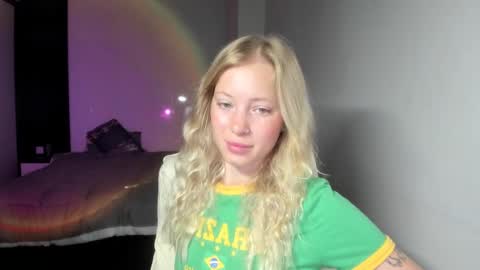 Snapshot of e___lisa chatting on February 17, 2025, 3:15 am fansly - yourbestbaby online show from February 17, 2025, 3:15 am