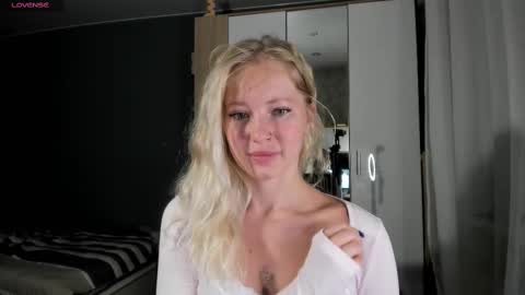 Snapshot of e___lisa chatting on March 5, 2025, 4:13 am fansly - yourbestbaby online show from March 5, 2025, 4:13 am