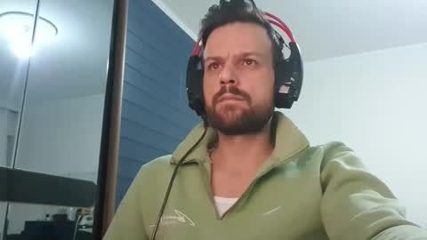 eaglecrm online show from November 20, 2025, 10:42 pm