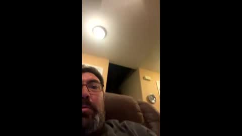 Snapshot of earl3232 chatting on November 26, 2025, 9:43 am earl3232 online show from November 26, 2025, 9:43 am