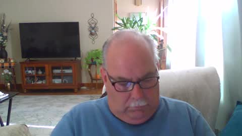 Snapshot of earl52 chatting on September 26, 2025, 7:29 pm earl52 online show from September 26, 2025, 7:29 pm