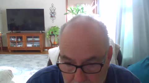 Snapshot of earl52 chatting on October 15, 2025, 7:47 pm earl52 online show from October 15, 2025, 7:47 pm