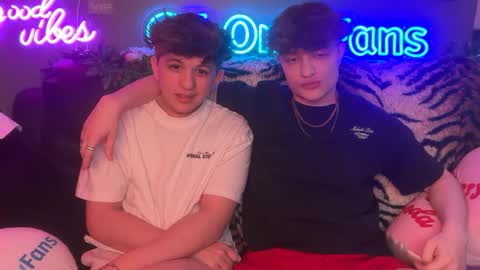 Snapshot of eastinwestin chatting on March 4, 2026, 7:14 am eastinwestin online show from March 4, 2026, 7:14 am