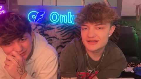 Snapshot of eastinwestin chatting on March 9, 2026, 7:56 am eastinwestin online show from March 9, 2026, 7:56 am