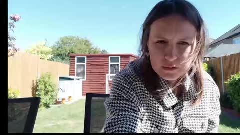 Nadia Ferreira  online show from April 24, 2026, 11:23 am