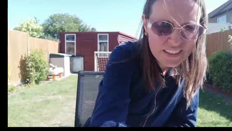Nadia Ferreira  online show from April 29, 2026, 9:46 am
