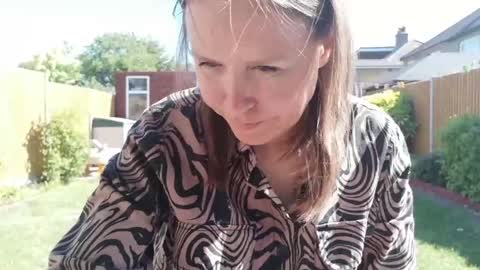 Nadia Ferreira  online show from April 30, 2026, 9:37 am