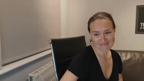 Snapshot of eatmypie69 chatting on May 18, 2026, 8:58 pm Nadia Ferreira online show from May 18, 2026, 8:58 pm