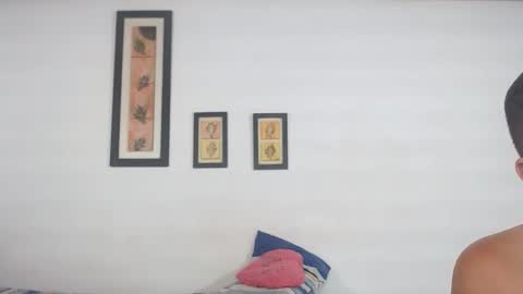 Snapshot of ebanoymarfil2 chatting on February 25, 2025, 12:03 pm Laraand Drake online show from February 25, 2025, 12:03 pm