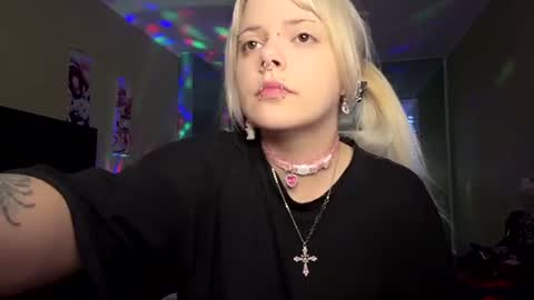 Luna online show from July 10, 2026, 8:22 pm