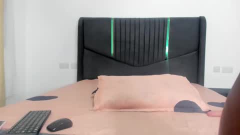 Angelina online show from February 18, 2026, 7:43 pm