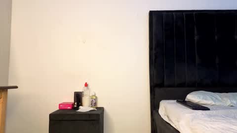 Snapshot of ebony_arya chatting on November 19, 2025, 8:14 am Arya online show from November 19, 2025, 8:14 am