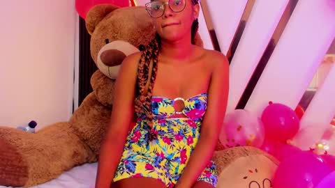 Snapshot of ebony_beautifull chatting on December 14, 2024, 2:23 am Luci online show from December 14, 2024, 2:23 am